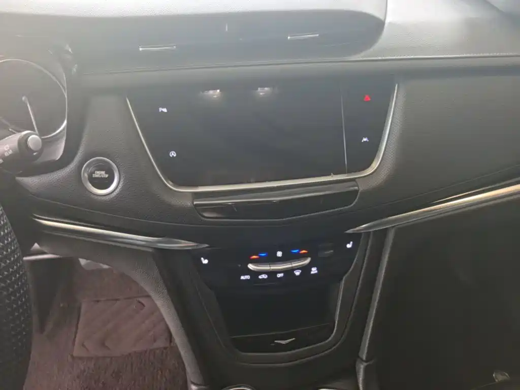 Cadillac XT6 2021 — фото 13