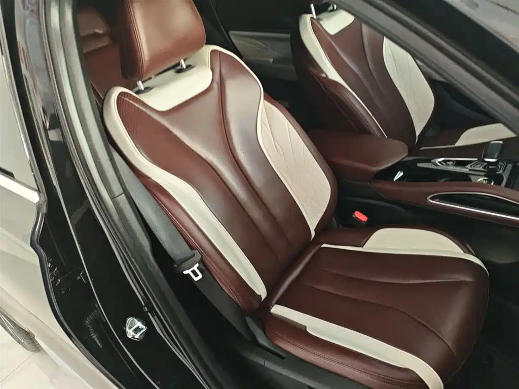 Geely Xingyue L 2022 — фото 25