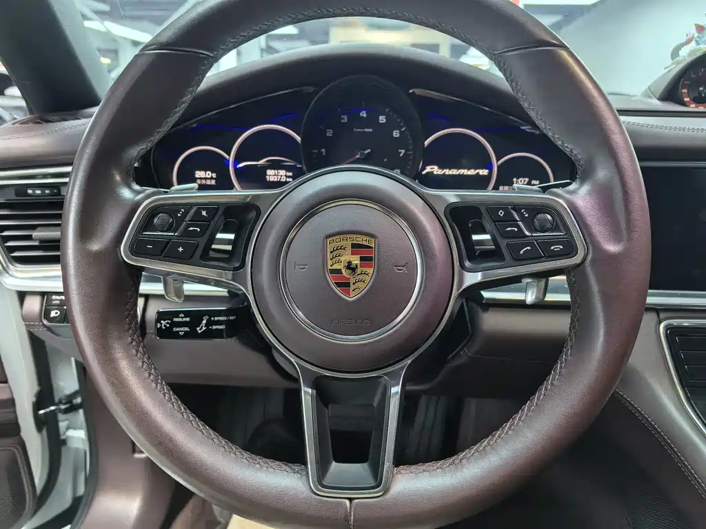 Porsche Panamera 2017 — фото 5