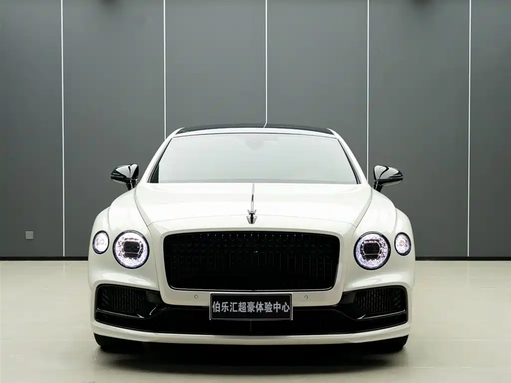 Bentley Flying Spur 2024 — фото 5