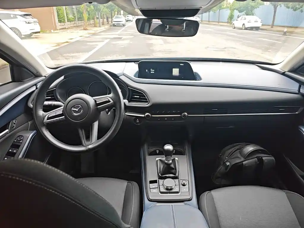 Mazda CX-30 2025 — фото 10
