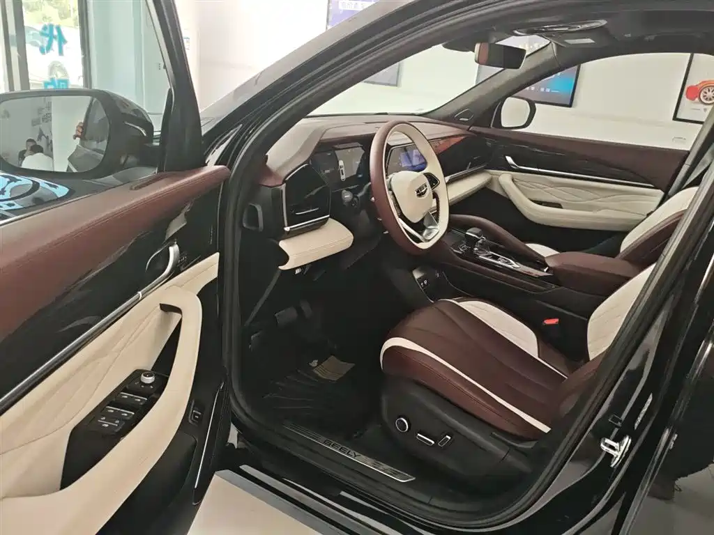 Geely Xingyue L 2022 — фото 16