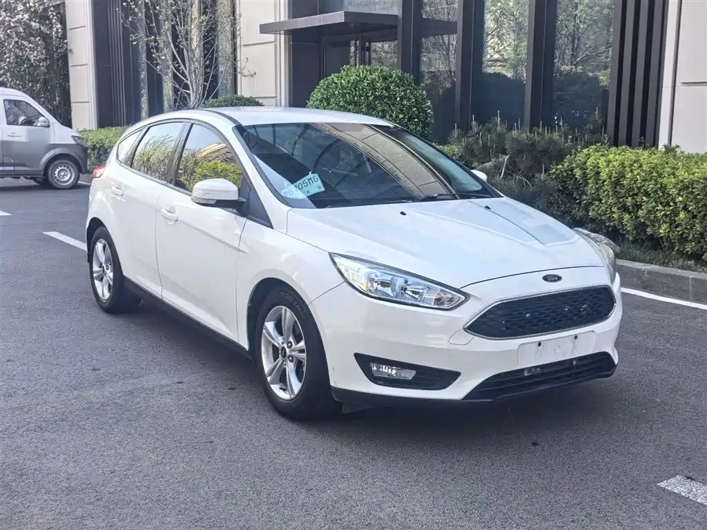 Ford Focus 2017 — фото 25