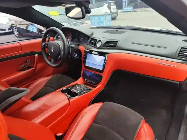 Maserati Granturismo 2013