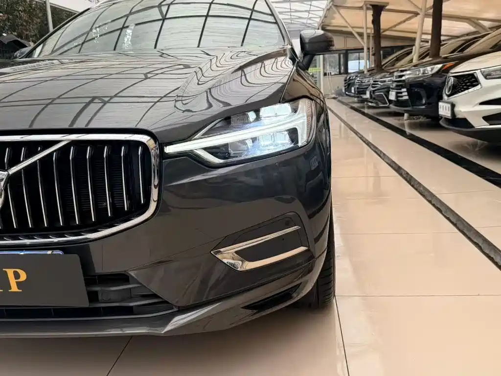 Volvo XC60 2021 — фото 15