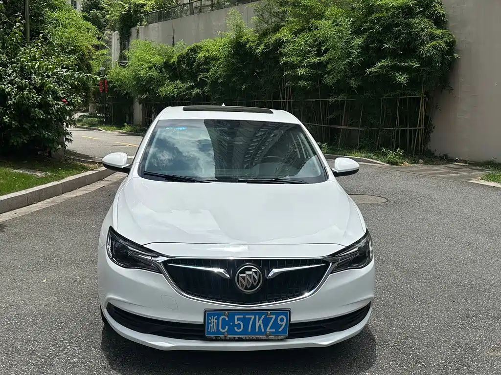 Buick Excelle 2018 — фото 2