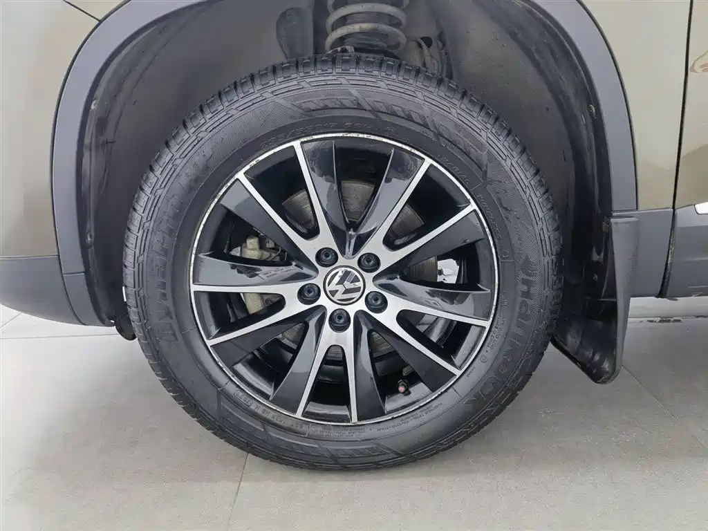 Volkswagen Tiguan 2015 — фото 17