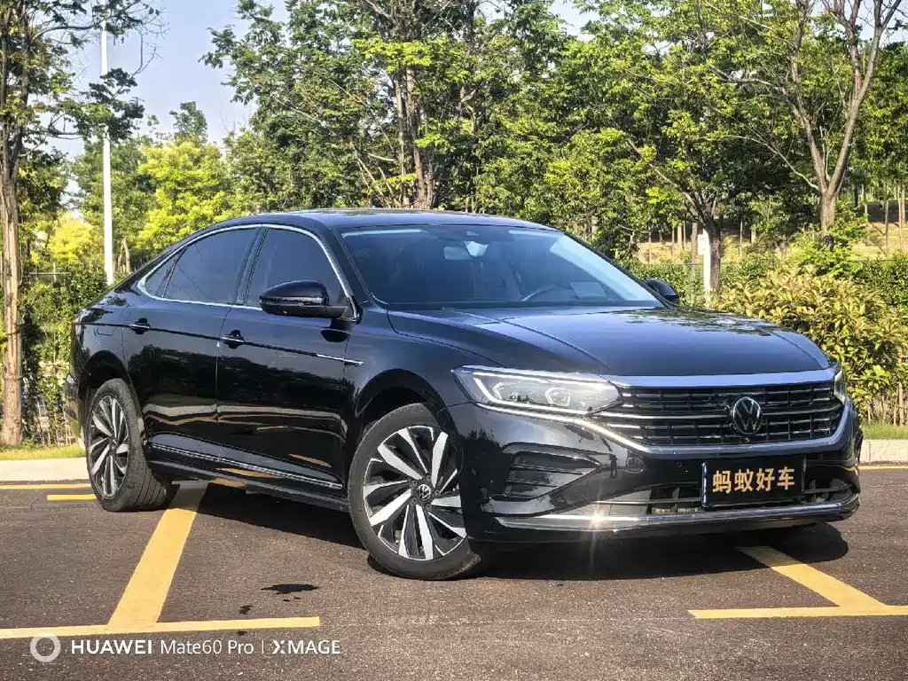 Volkswagen Passat 2023 — фото 3
