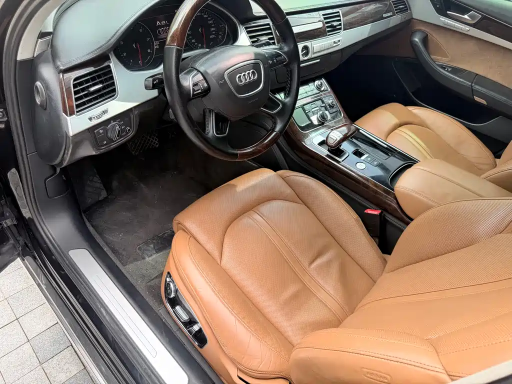 Audi A8 2015 — фото 19