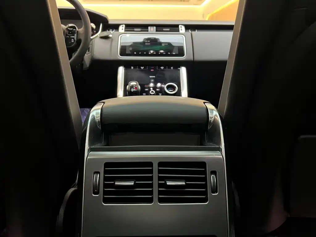 Land Rover Sport 2020 — фото 16