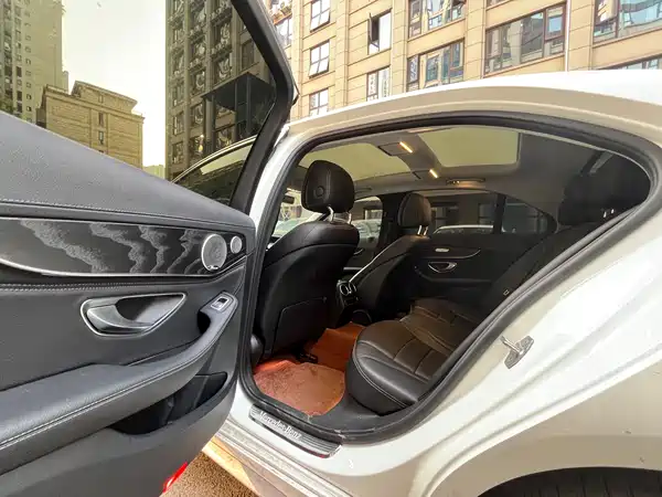 Mercedes-Benz C-Class 2019