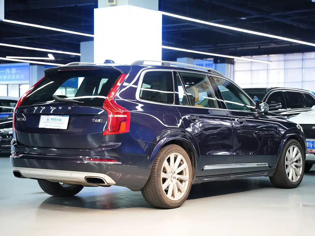 Volvo XC90 2017 — фото 23
