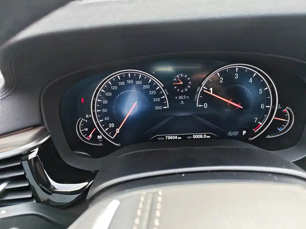 BMW 5 Series 2018 — фото 14