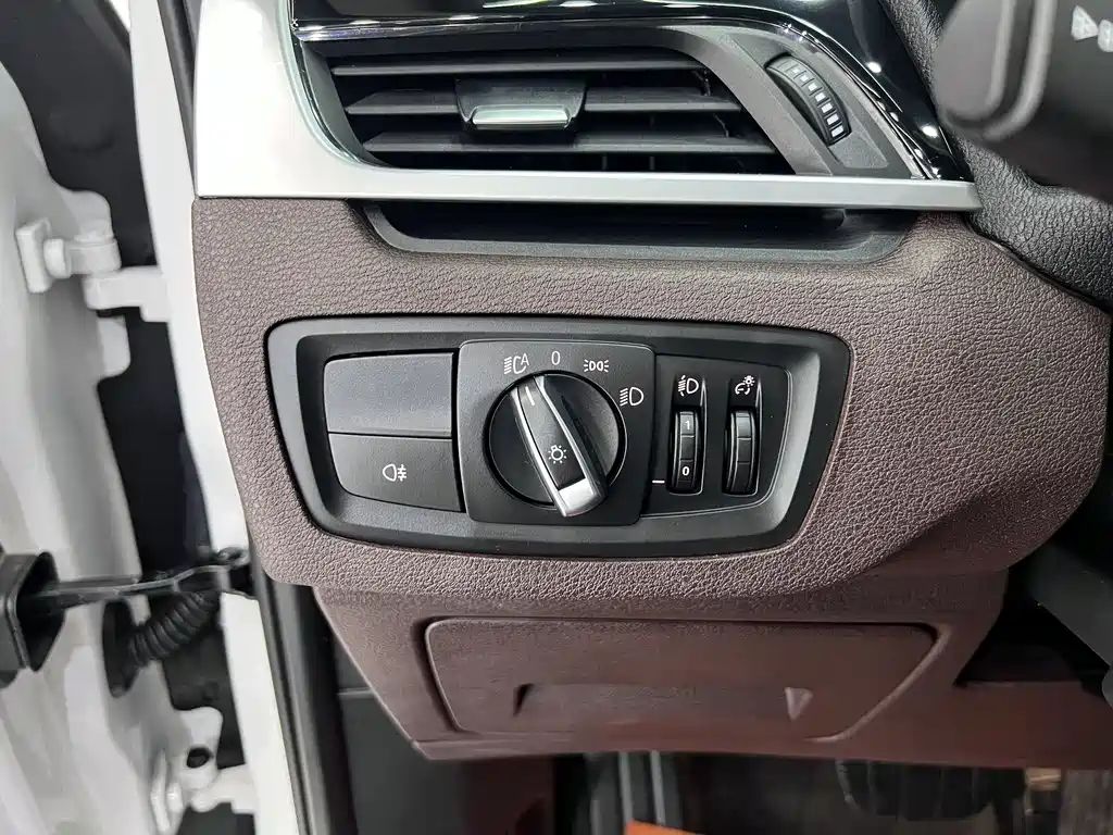 BMW X1 2022 — фото 11