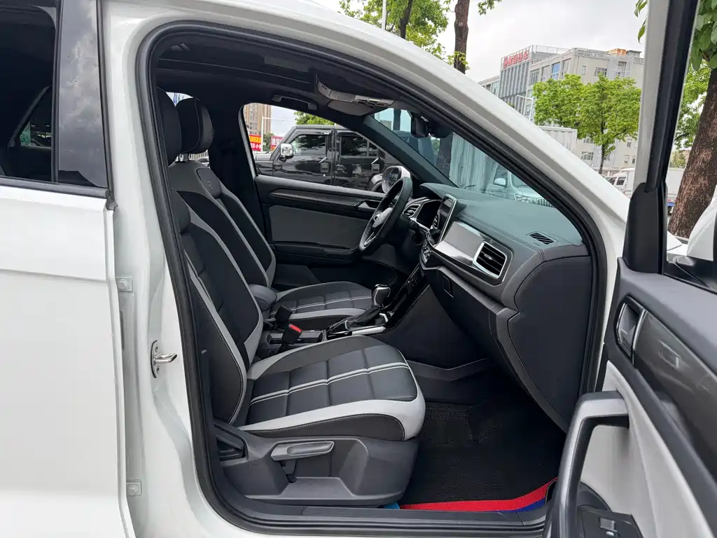 Volkswagen T-Roc 2025 — фото 15