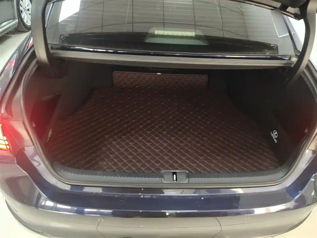 Lexus ES 2020 — фото 15