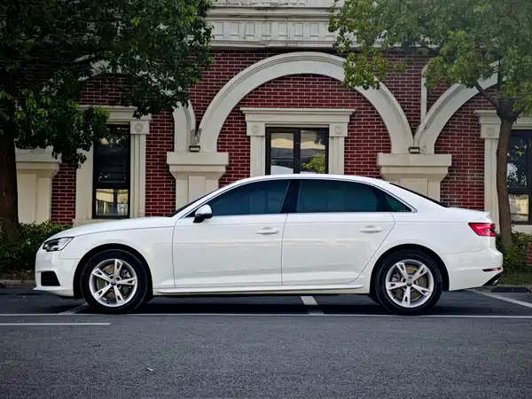 Audi A4L 2016