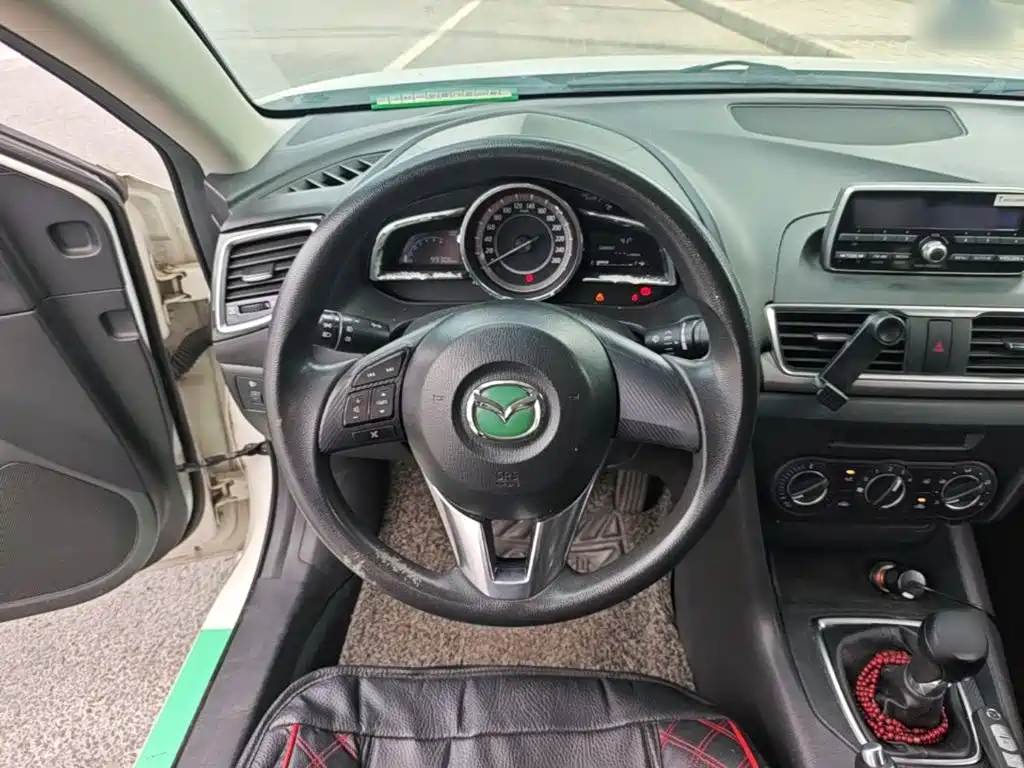 Mazda 3 Axela 2015 — фото 11