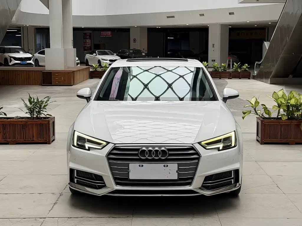 Audi A4L 2018 — фото 2