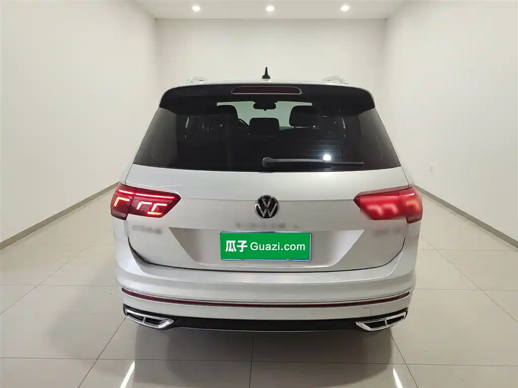 Volkswagen Tiguan L 2023 — фото 6