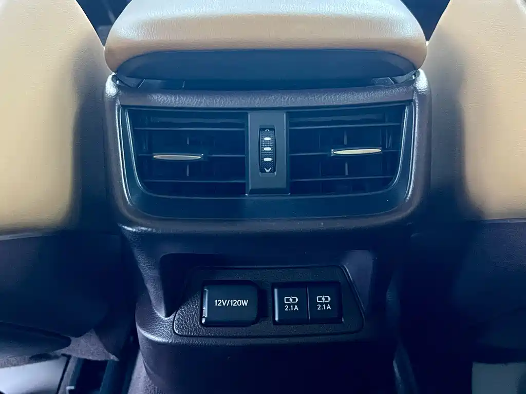 Lexus ES 2018 — фото 13