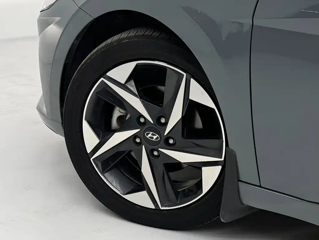 Hyundai Elantra 2023 — фото 14