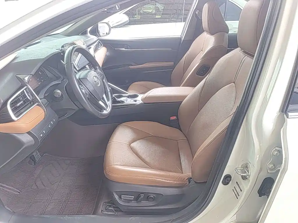 Toyota Camry 2022 — фото 15