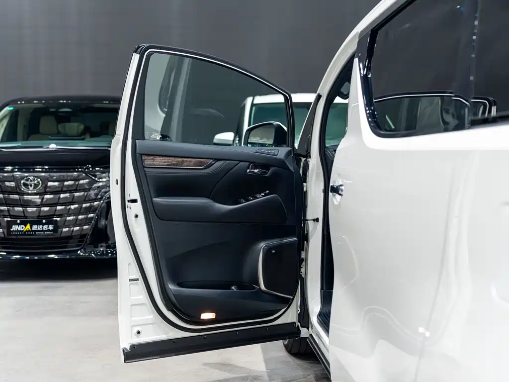 Toyota Alphard 2018 — фото 14