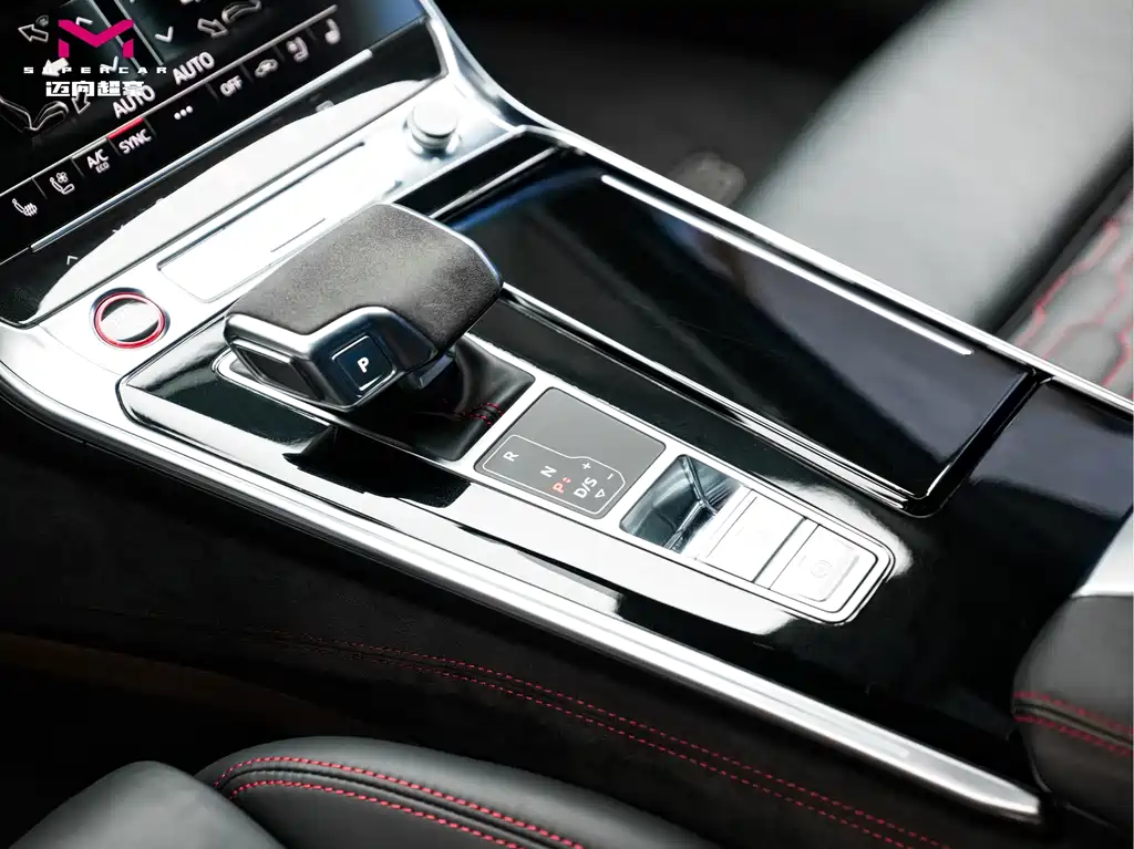 Audi RS 6 2021 — фото 14