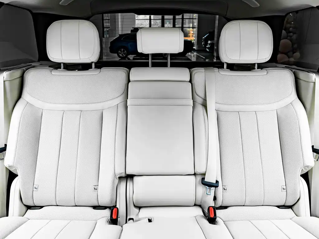 Land Rover Range Rover 2023 — фото 18