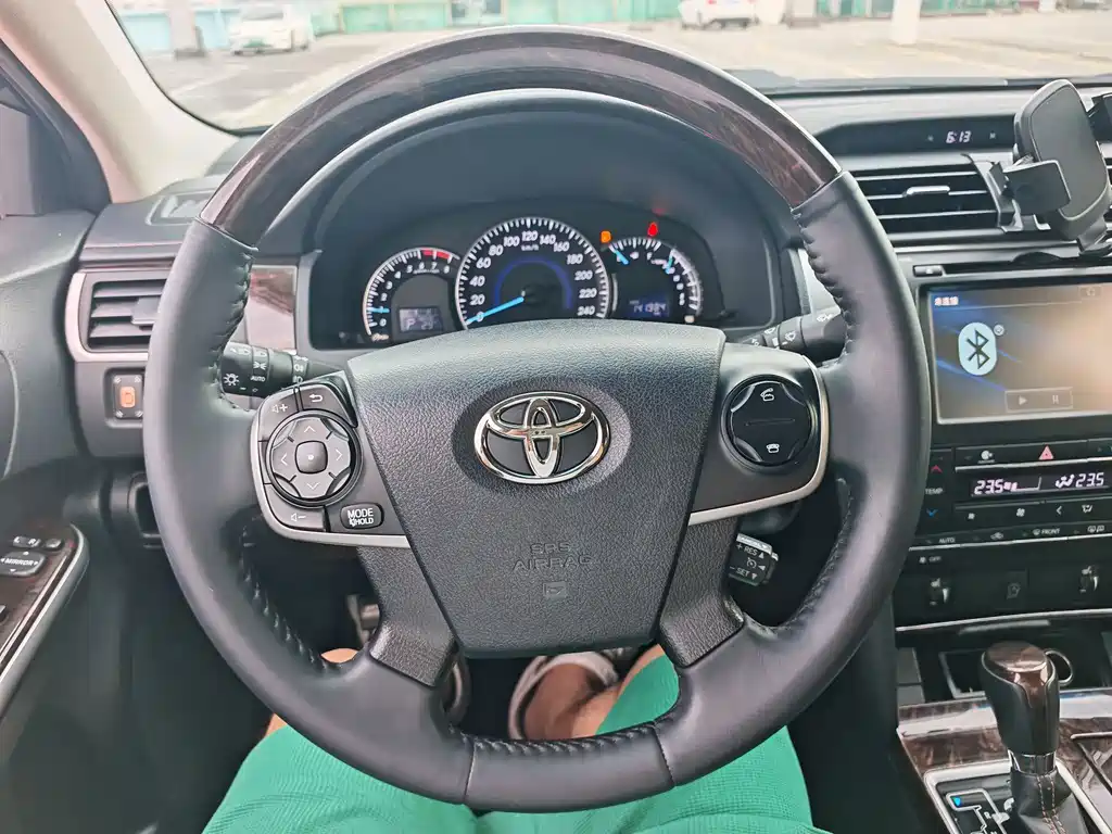 Toyota Camry 2016 — фото 14
