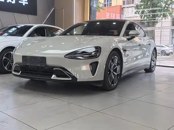 Xiaomi SU7 2025