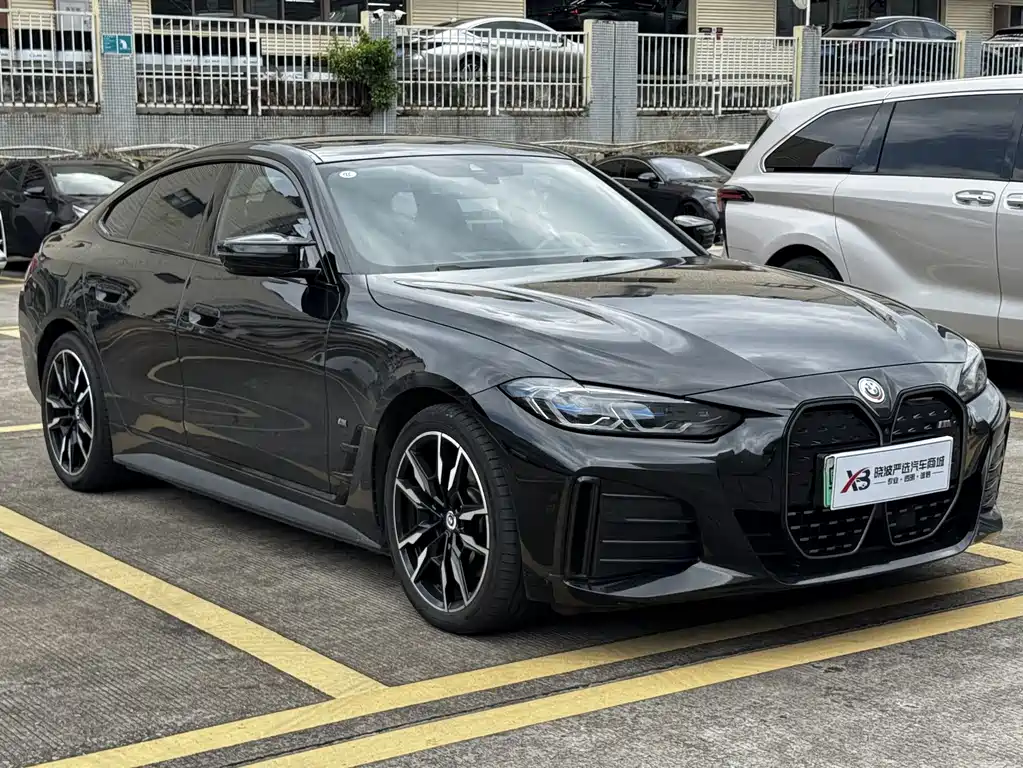 BMW i4 2023 — фото 2
