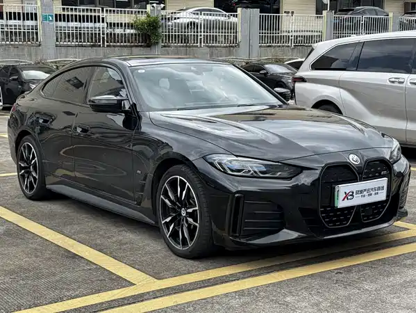 BMW i4 2023