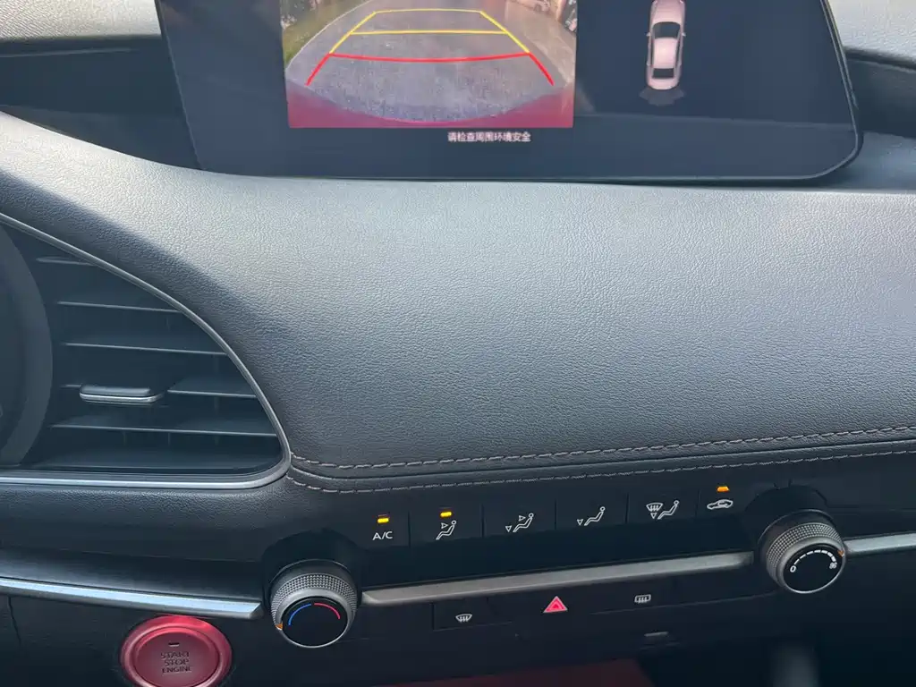 Mazda 3 Axela 2019 — фото 17