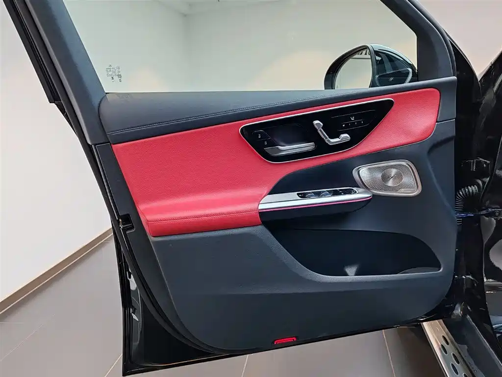 Mercedes-Benz GLC AMG 2025 — фото 9