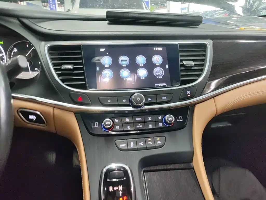 Buick LaCrosse 2018 — фото 13