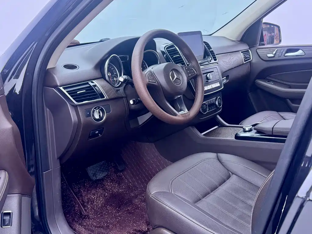 Mercedes-Benz GLE 2016 — фото 9