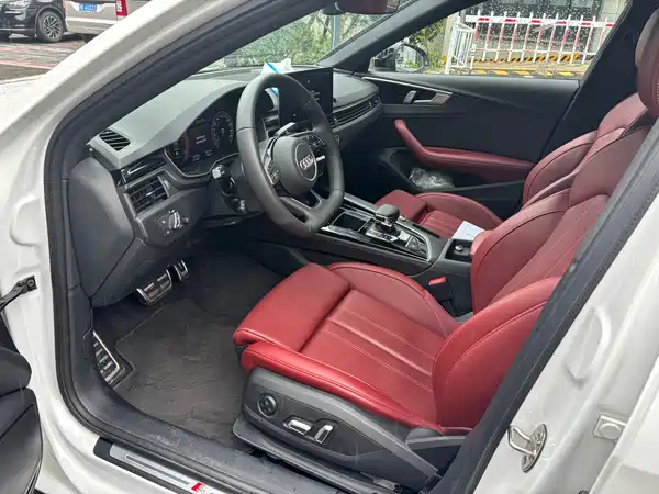 Audi A4L 2025