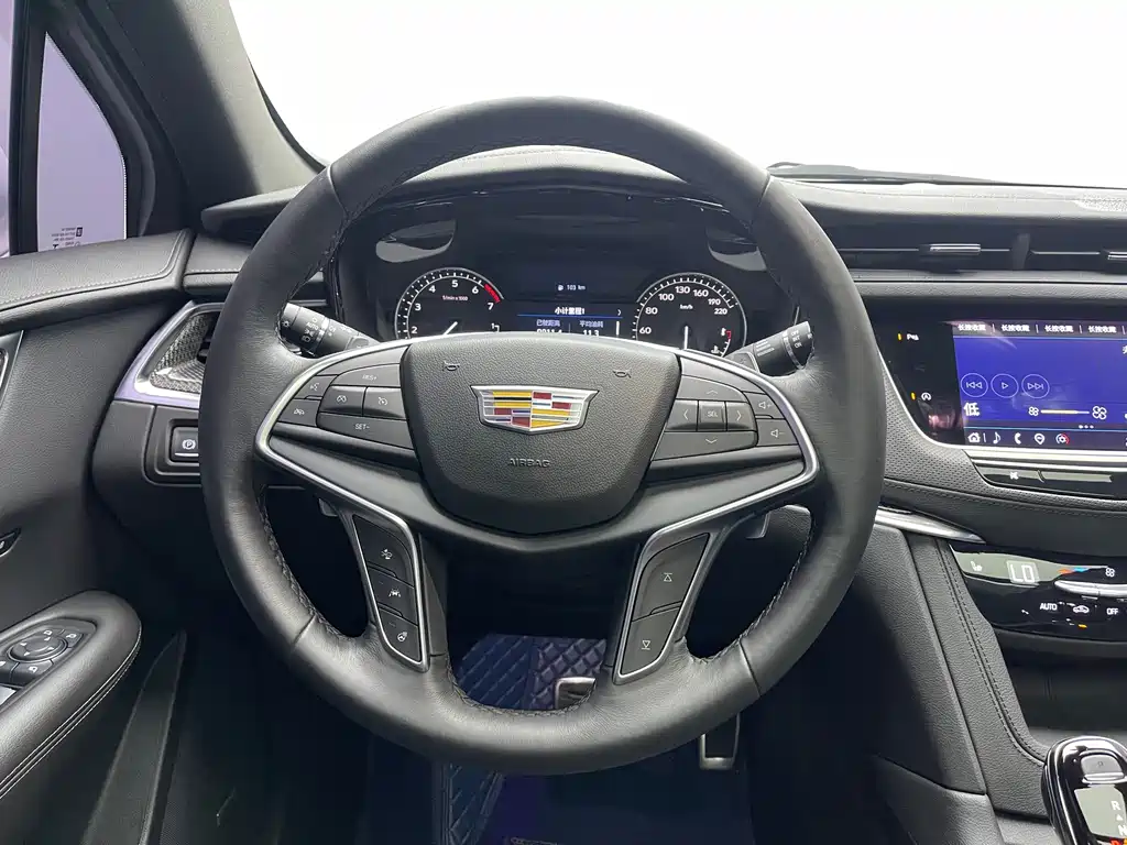 Cadillac XT5 2024 — фото 12