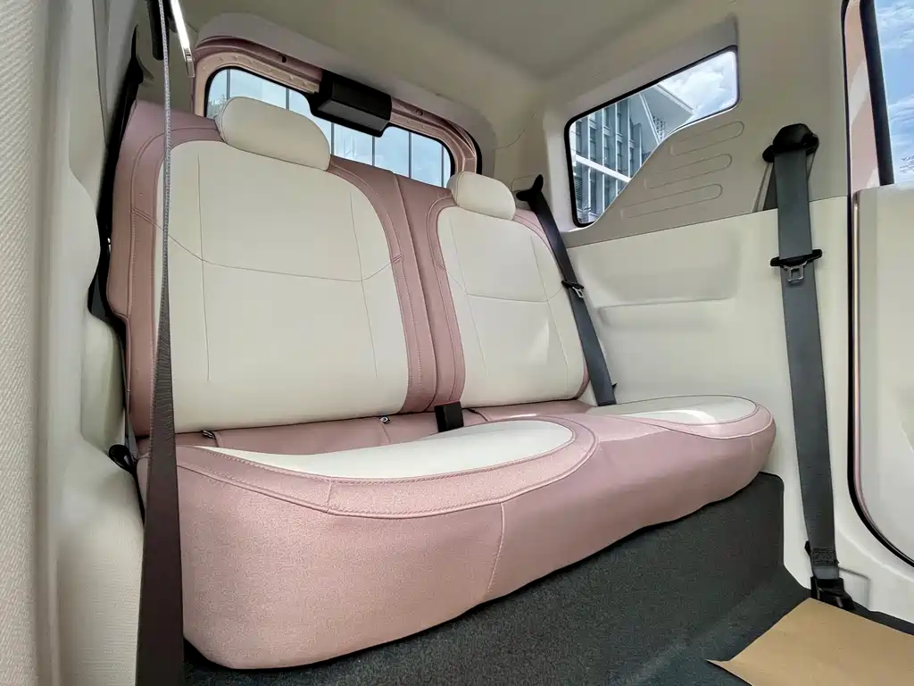 Geely Galaxy Panda 2025 — фото 12