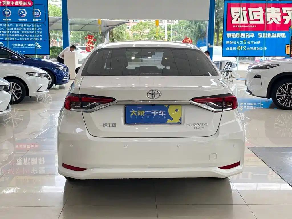 Toyota Corolla 2023 — фото 10