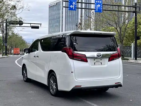 Toyota Alphard 2021