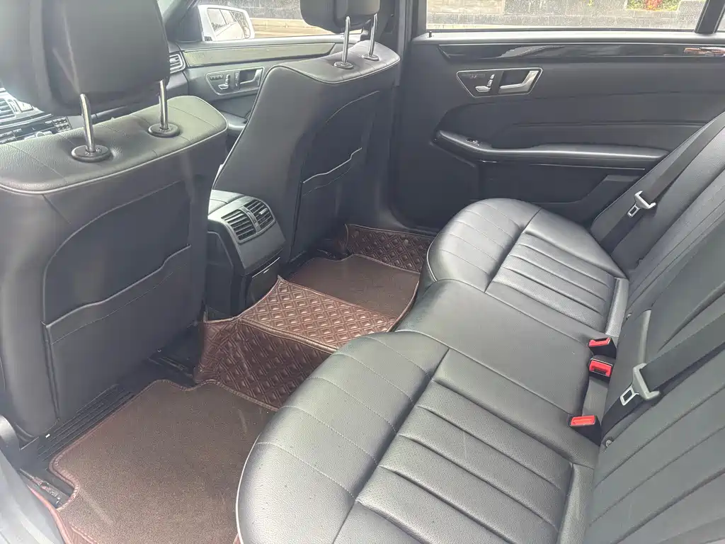 Mercedes-Benz E-Class 2015 — фото 13