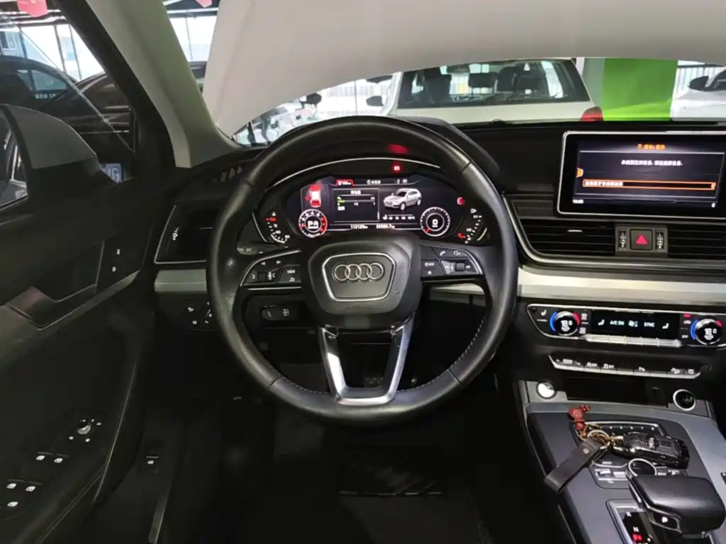 Audi Q5L 2019 — фото 11
