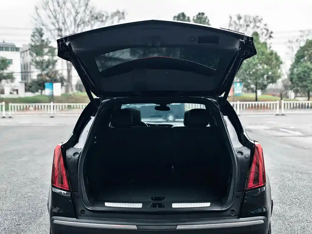 Cadillac XT5 2022 — фото 8