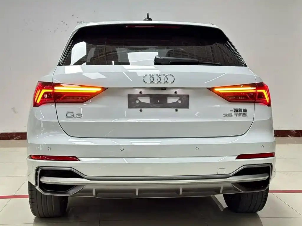 Audi Q3 2021 — фото 7
