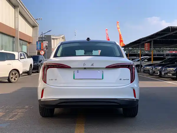 Hongqi E-QM5 2023