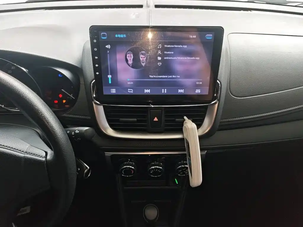 Toyota Yaris L 2021 — фото 13