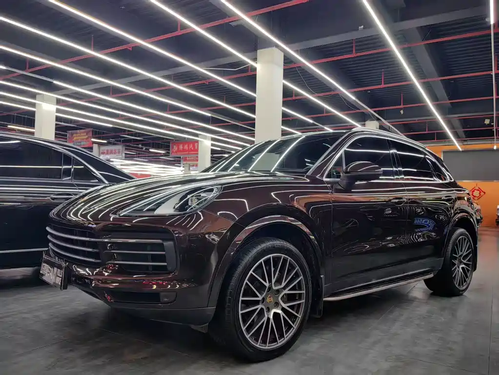 Porsche Cayenne 2019 — фото 1